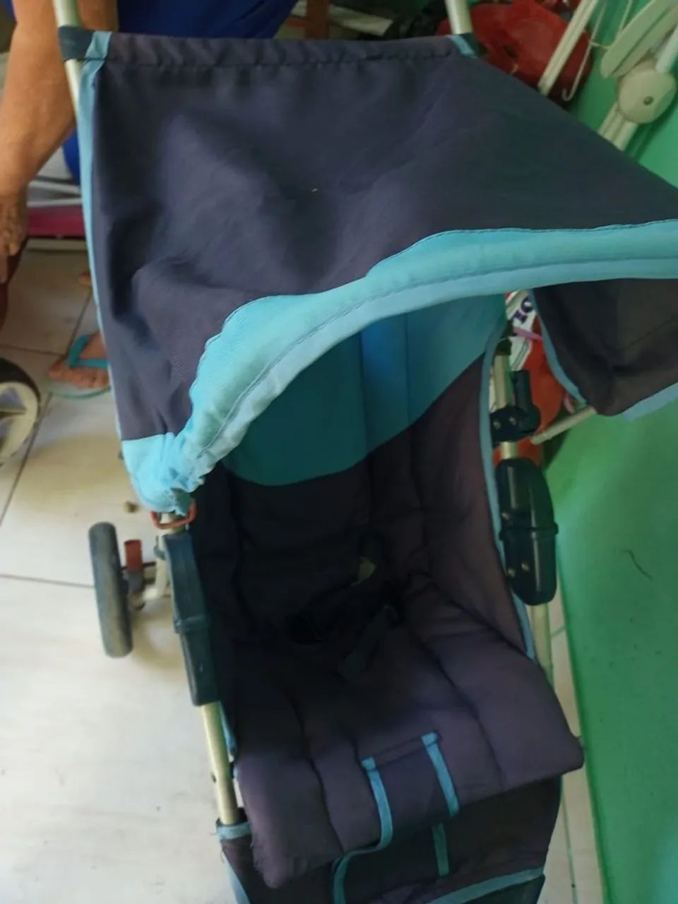Carrinho de bebê azul - Foto 2