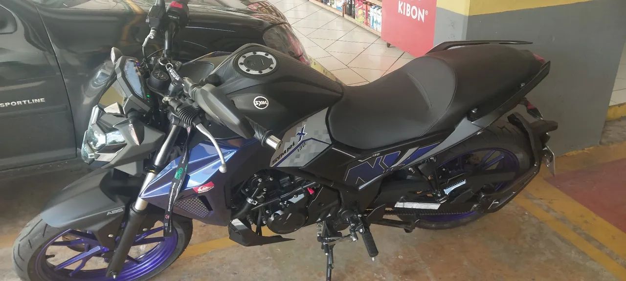 Moto nova pouco uso..