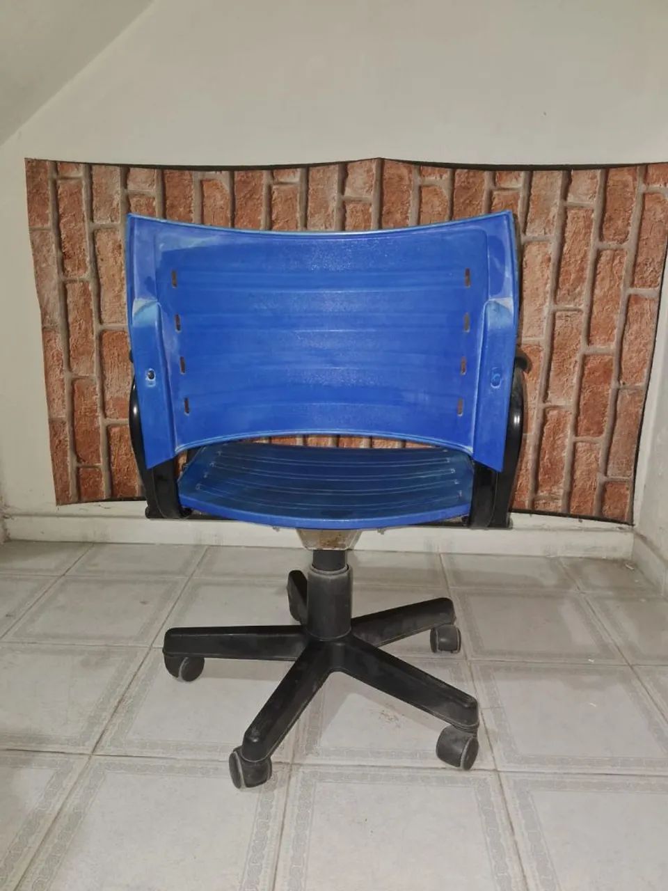 Mesa e cadeira de escritório - Foto 4