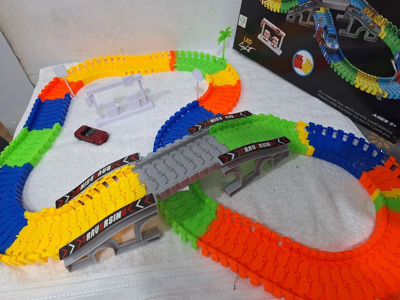 Pista de carrinho completa e hot wheels  - Foto 2