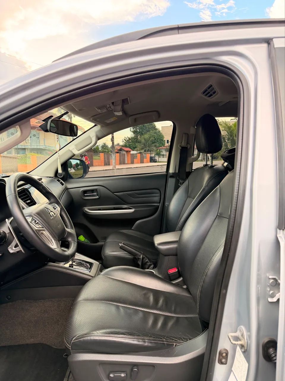 Mitsubishi L200 2023