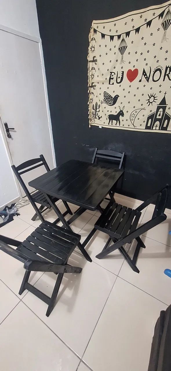 Mesa e Cadeiras de Madeira - Foto 3