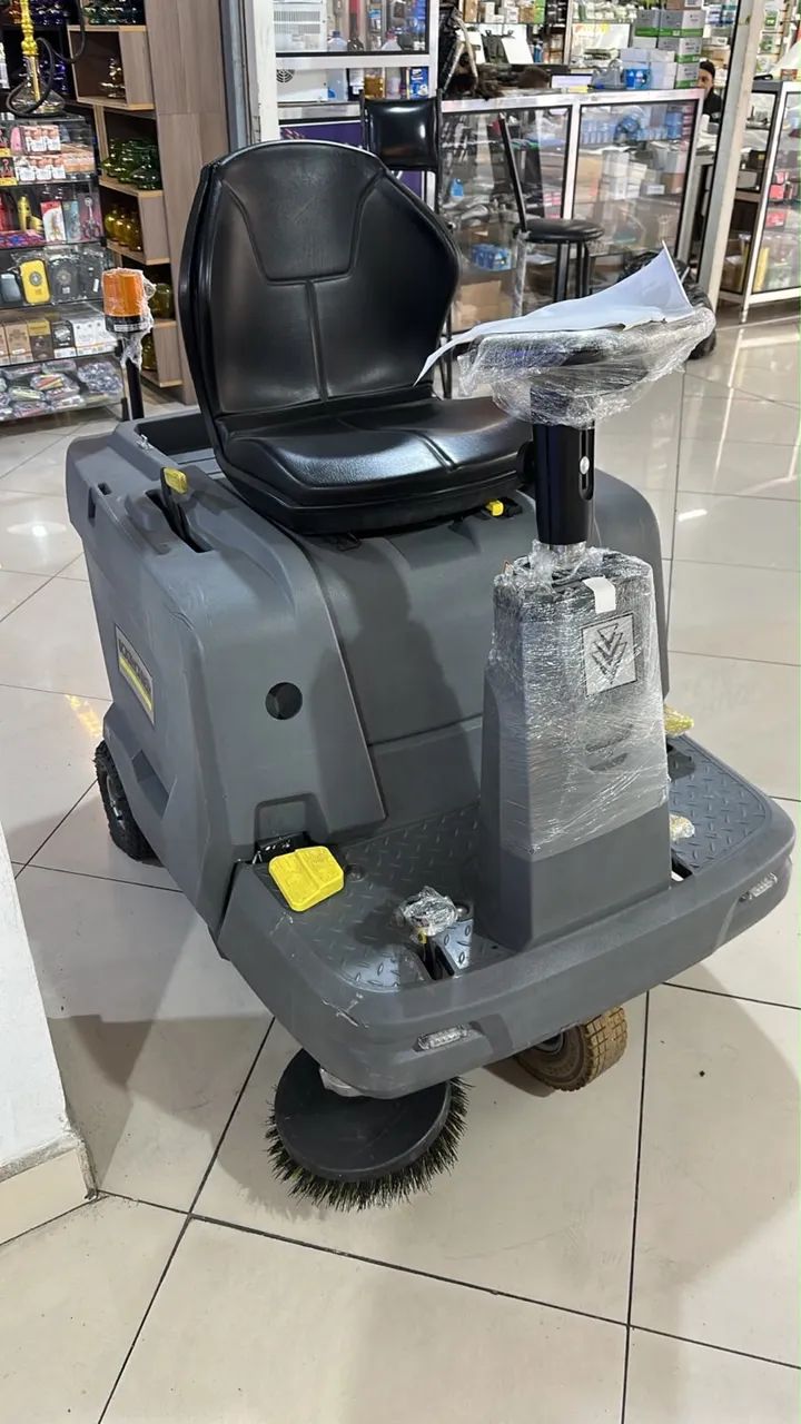Varredeira  com Sucção Karcher 85/50R - Foto 2