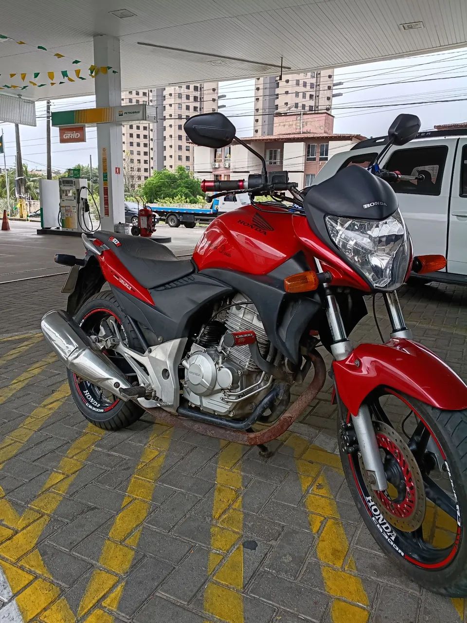 CB 300 - Foto 2