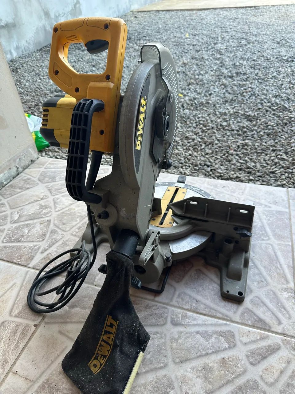 serra meia esquadria 10 polegadas dewalt - Foto 3