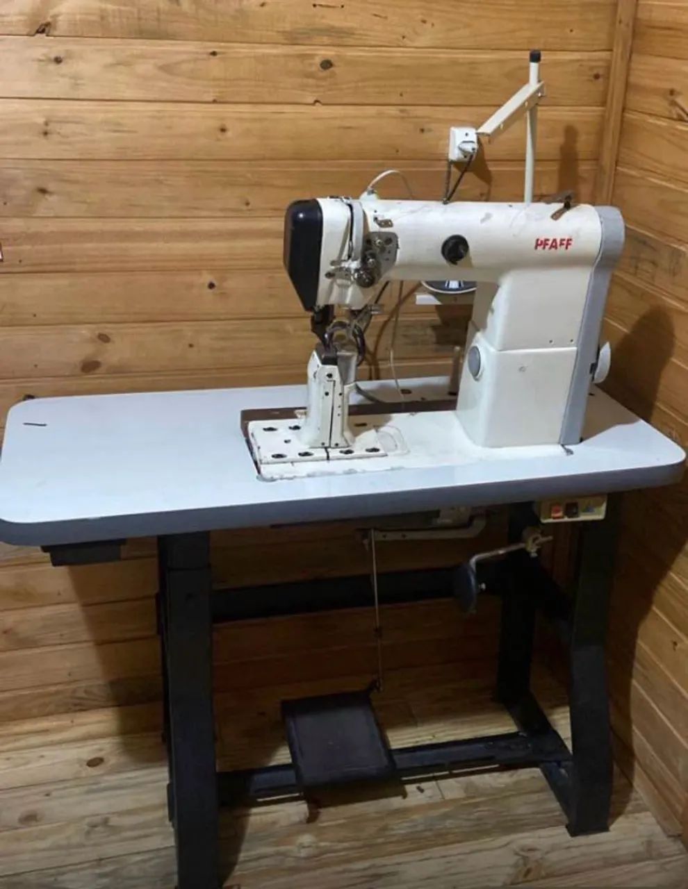 Máquina reta com coluna PFAFF  - Foto 3