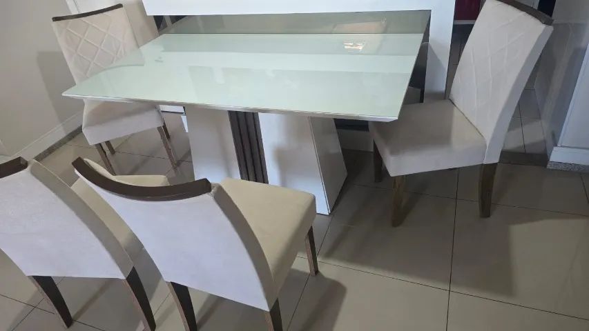 Mesa de Jantar com 4 cadeiras