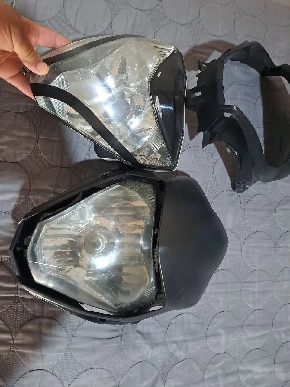 FAROL DE CB300 2010 50,00R$ cada - Foto 2