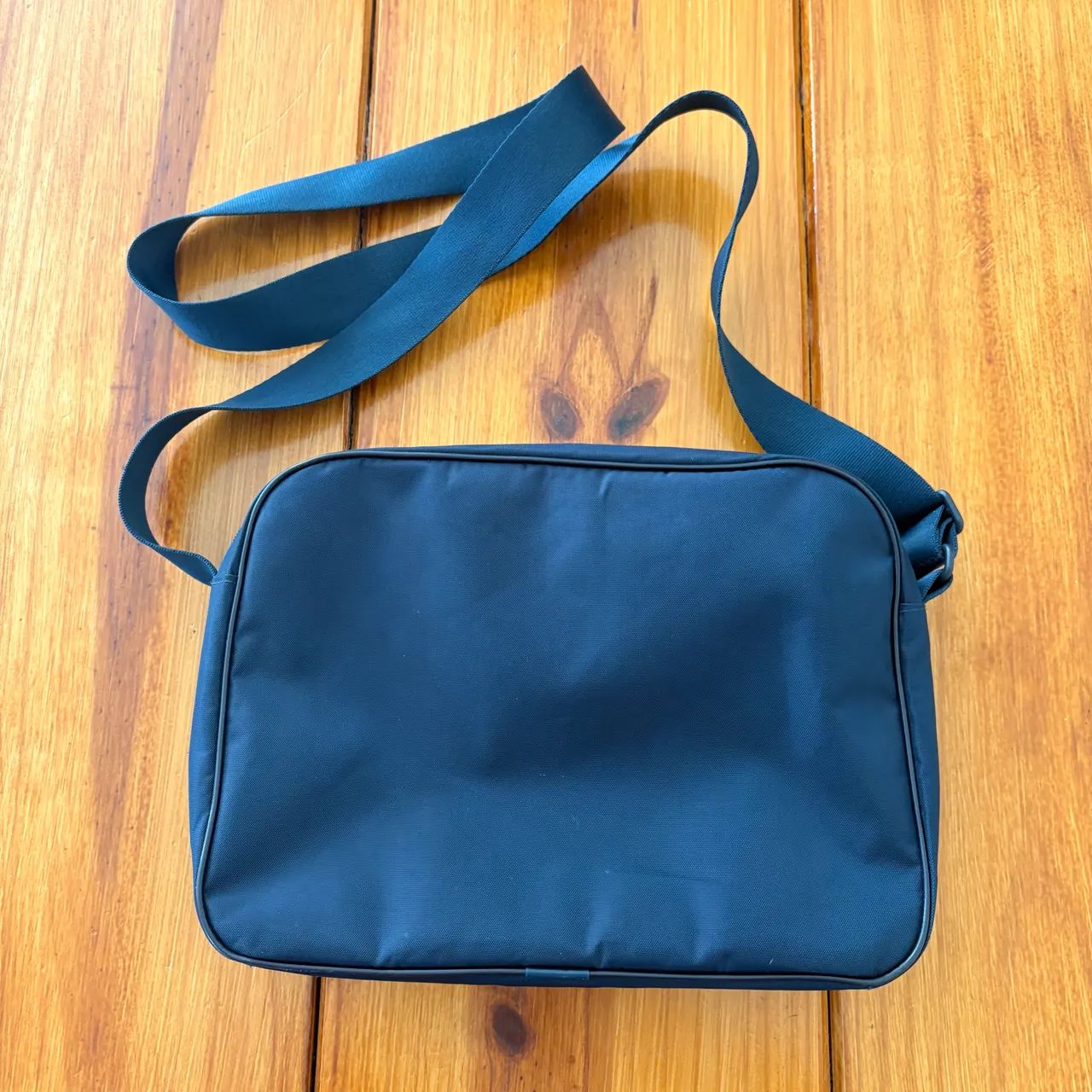 bolsa lateral adidas azul marinho - Foto 2