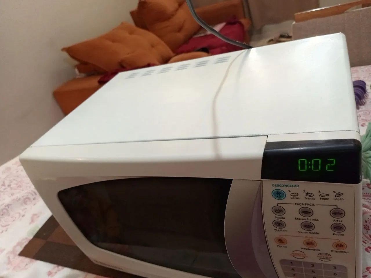 Micro-ondas Electrolux MEF28 18L - Funcionando Perfeitamente - Foto 3