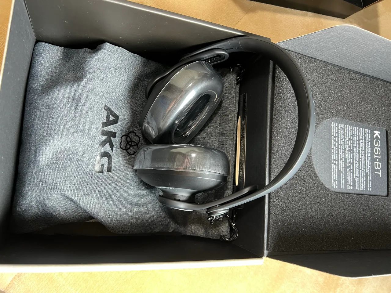 Fone de ouvido AKG Pro