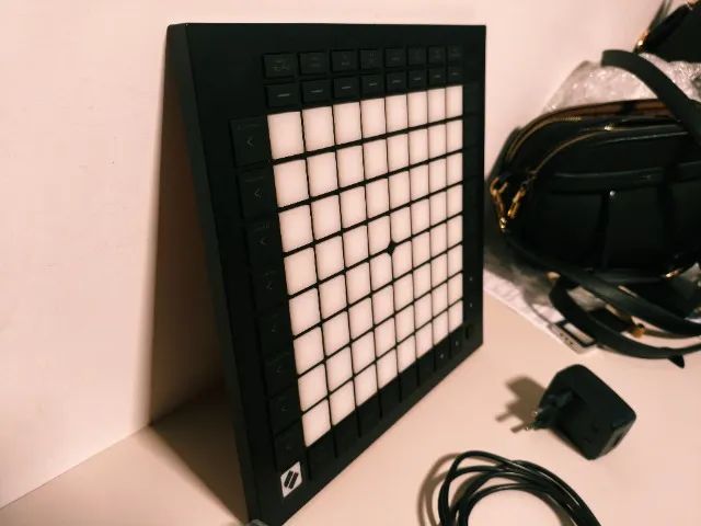 Controlador Novation Launchpad Pro MK3   zerado !! - Foto 3