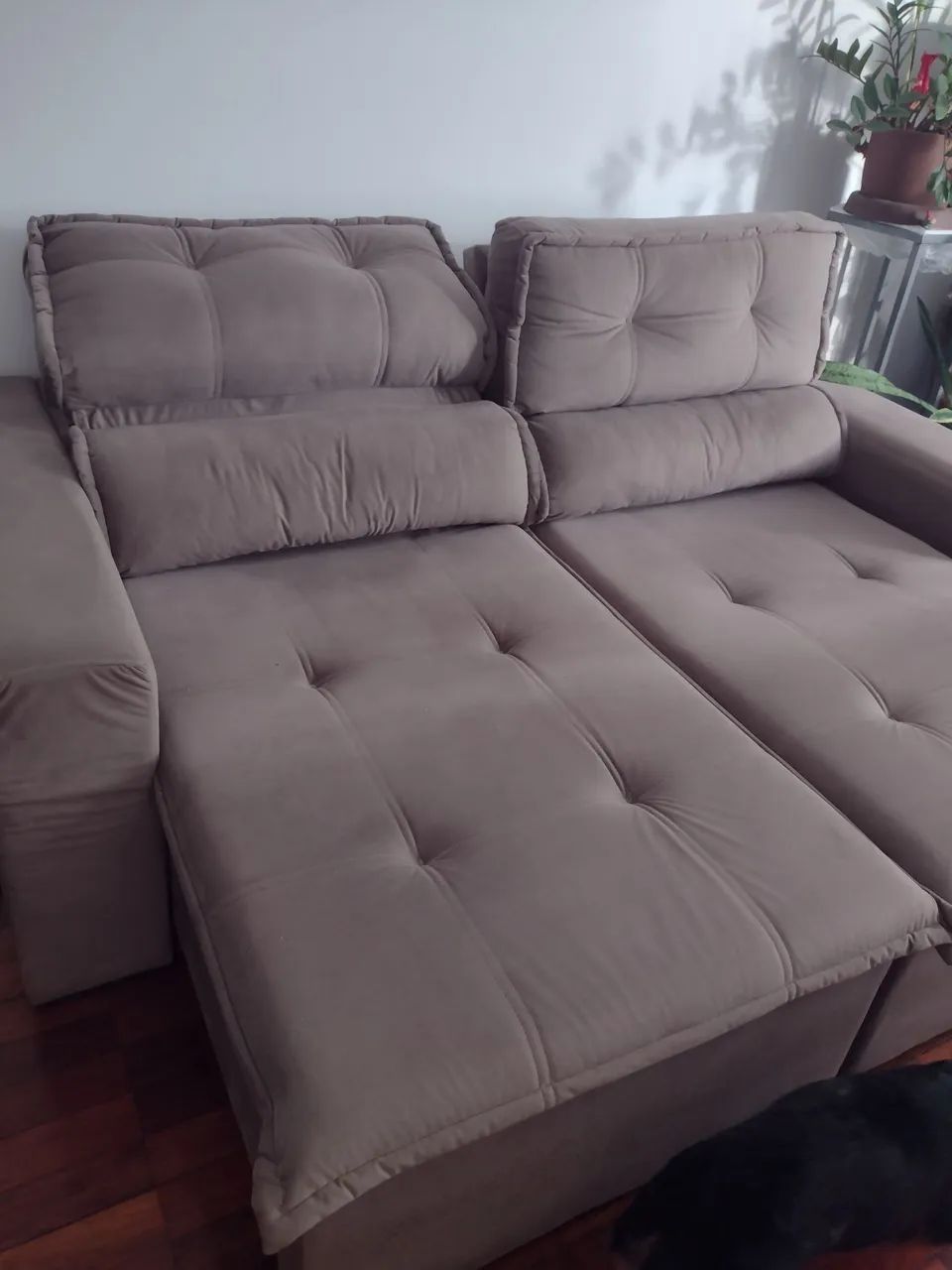Sofá retrátil excelente estado.442957931994173443