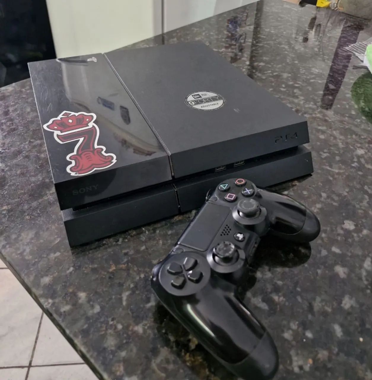 Vendo Ps4 dois controles e jogos  - Foto 3