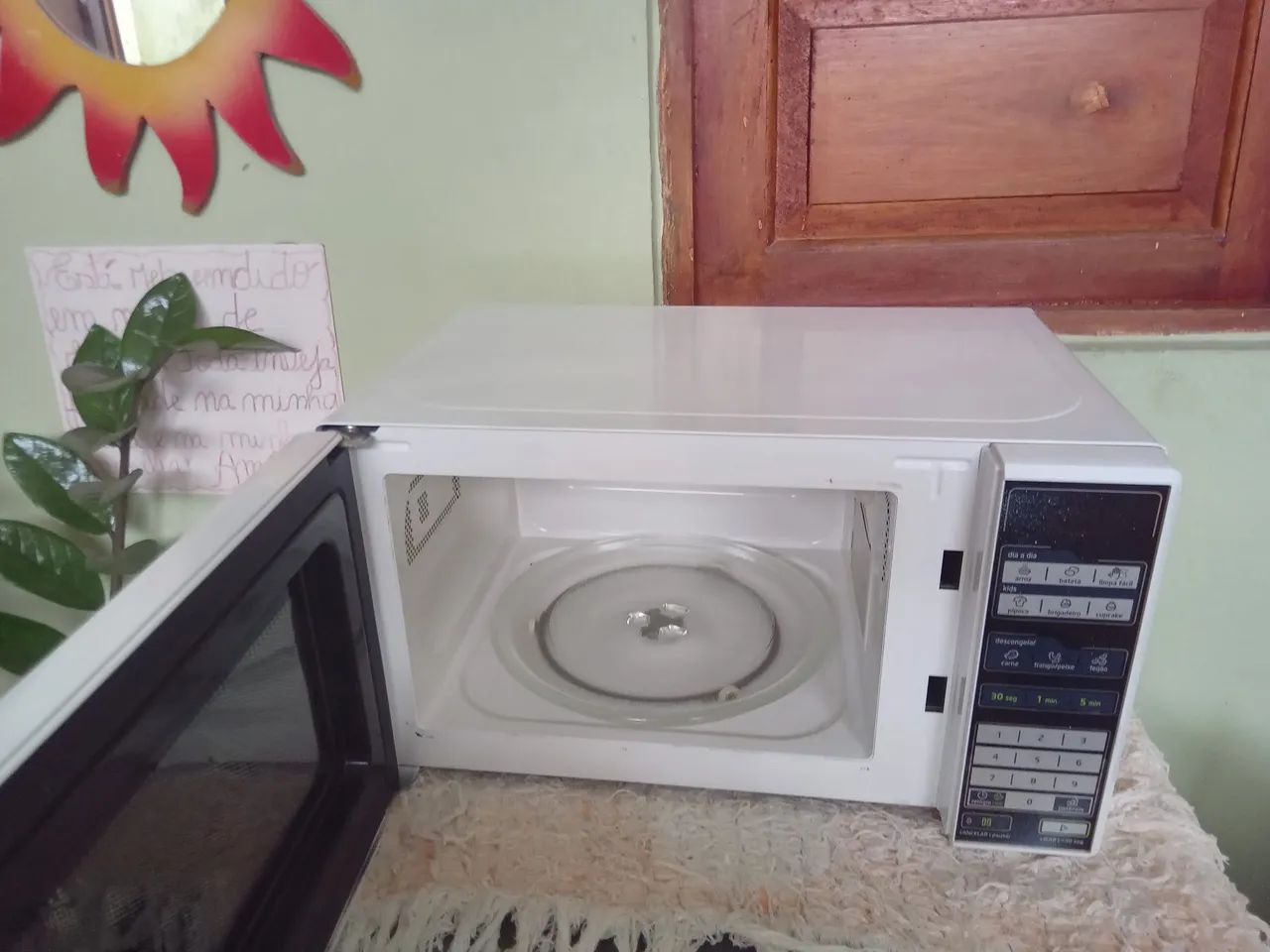 Micro-ondas Midea 20L funcionado perfeitamente  - Foto 2