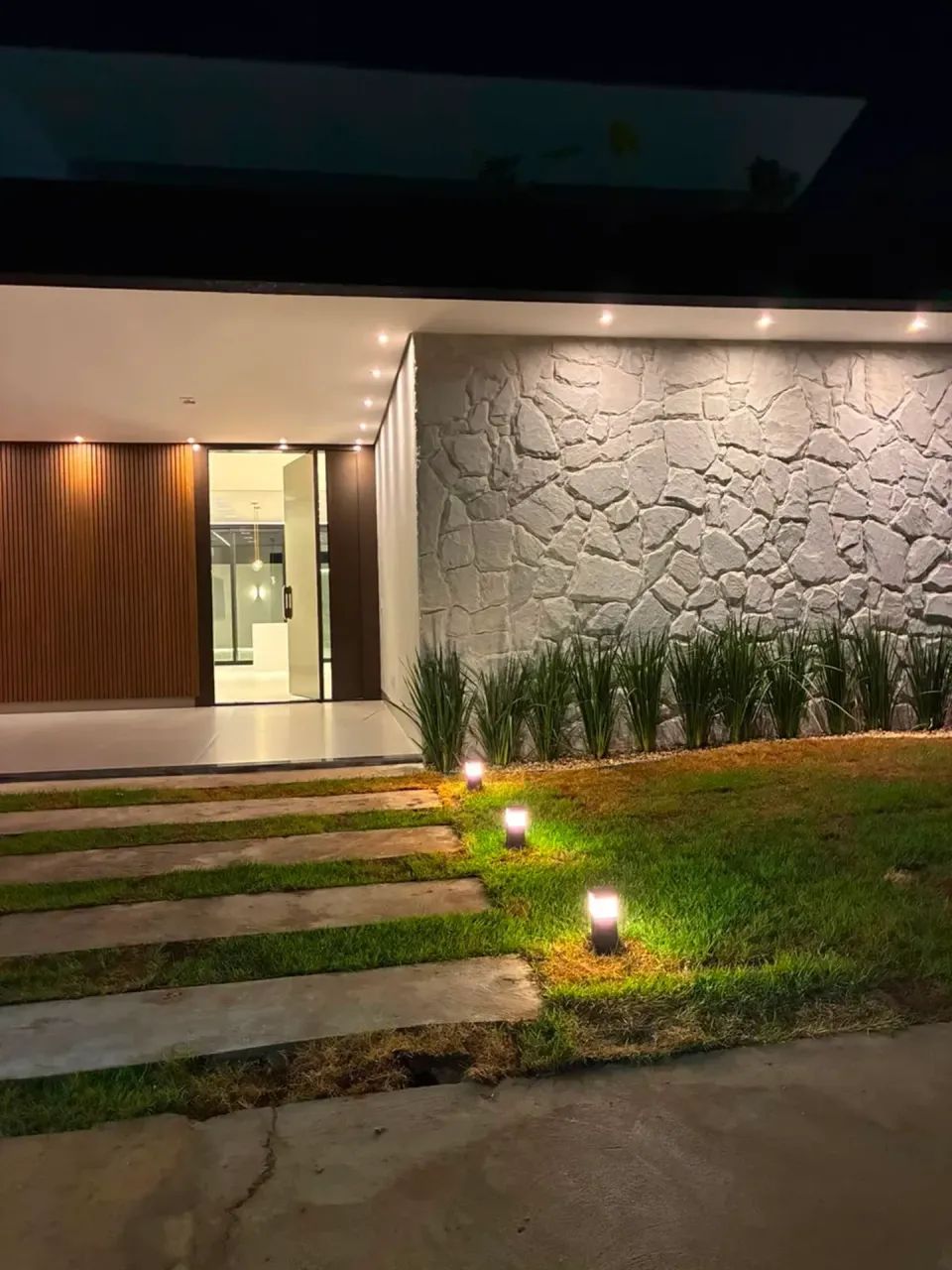 Venda -Linda casa no condomínio Brisas térrea com 3 suítes na saída para Guia- Cuiabá MT - Foto 2