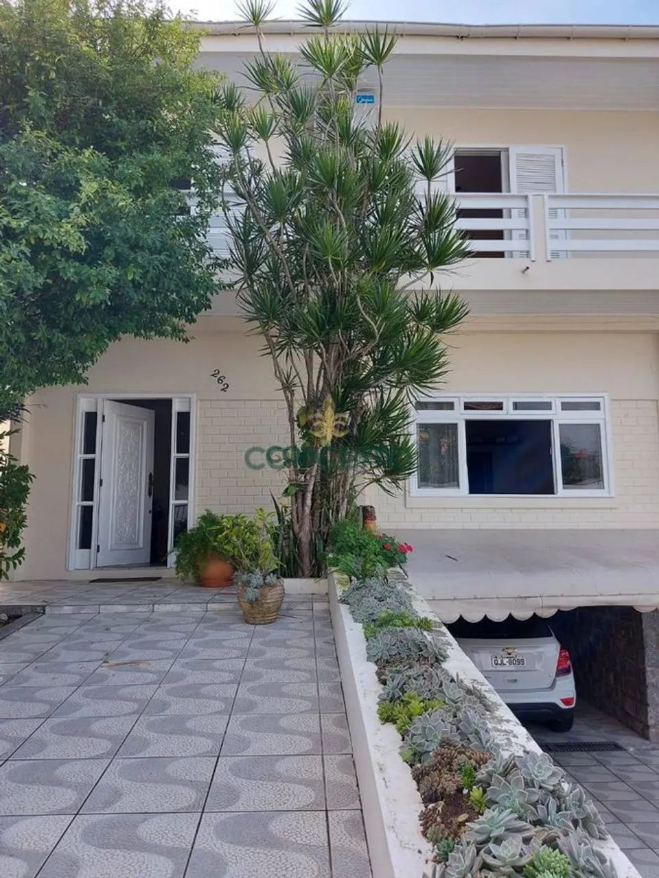 Casa com 4 quartos à Venda, Coqueiros - Florianópolis