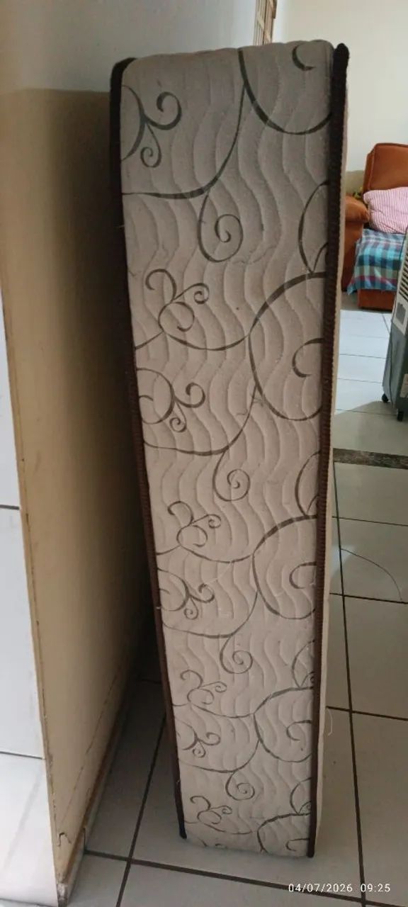 Cama e colchão semi-novo  - Foto 3