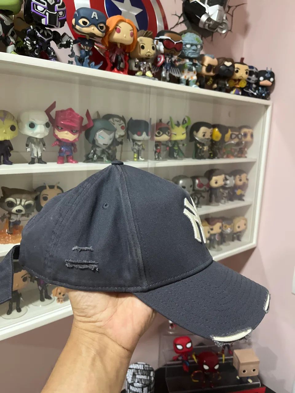 Boné New Era destroyer cinza escuro com branco  - Foto 2