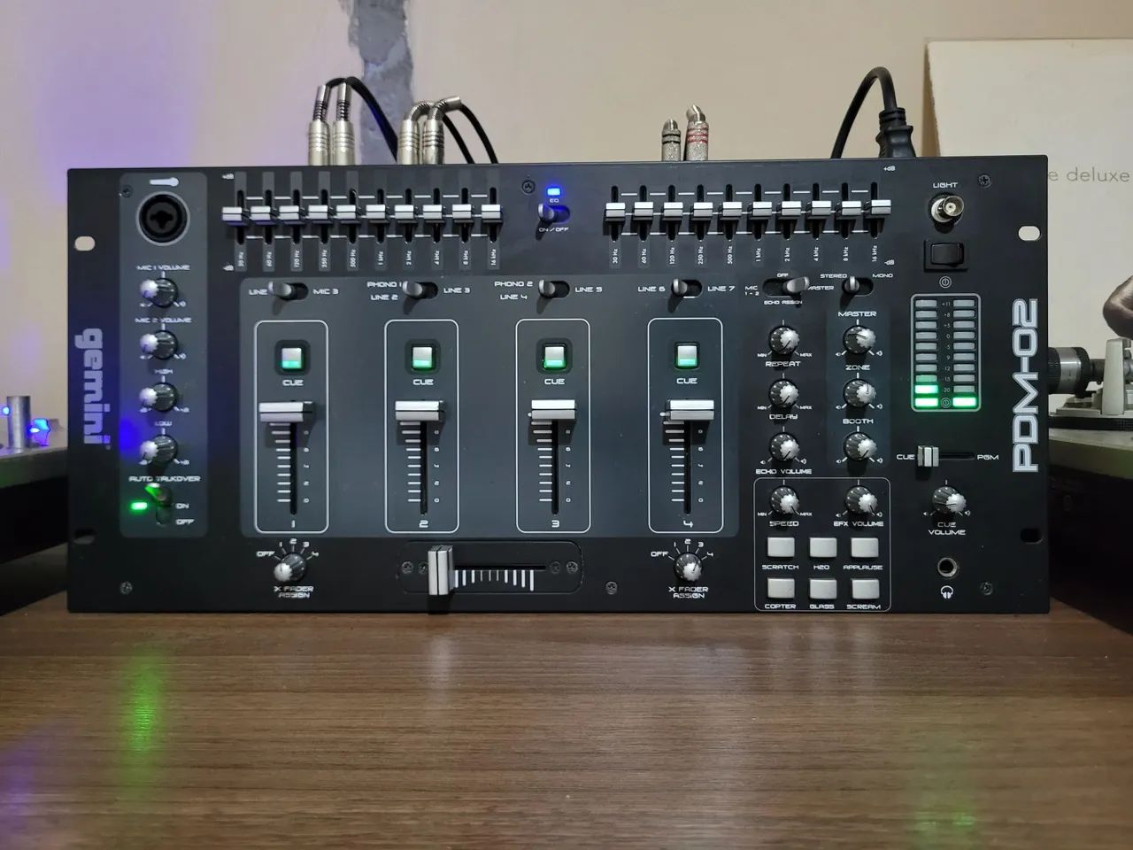 Mixer DJ 
