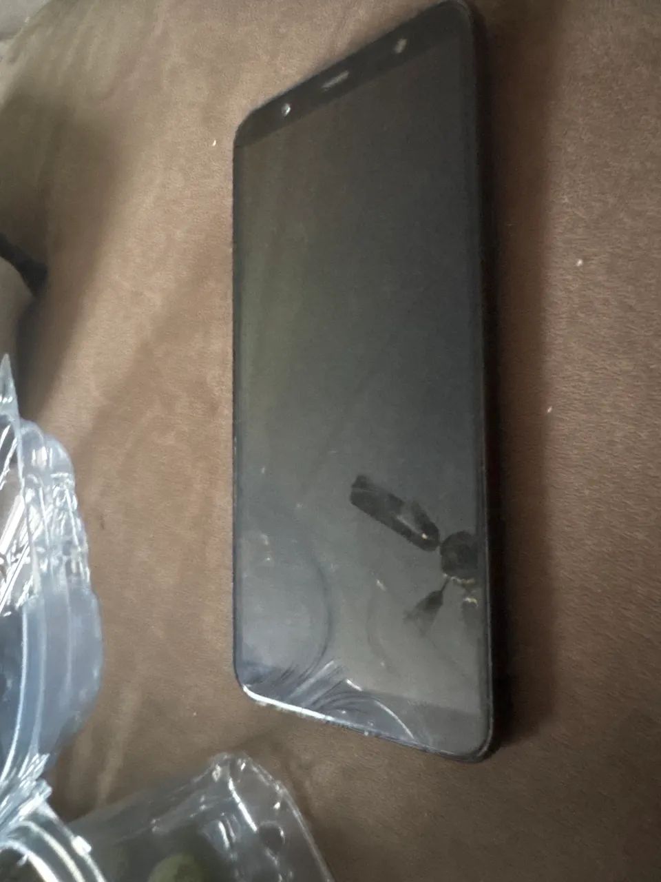 Samsung J8  - Foto 2