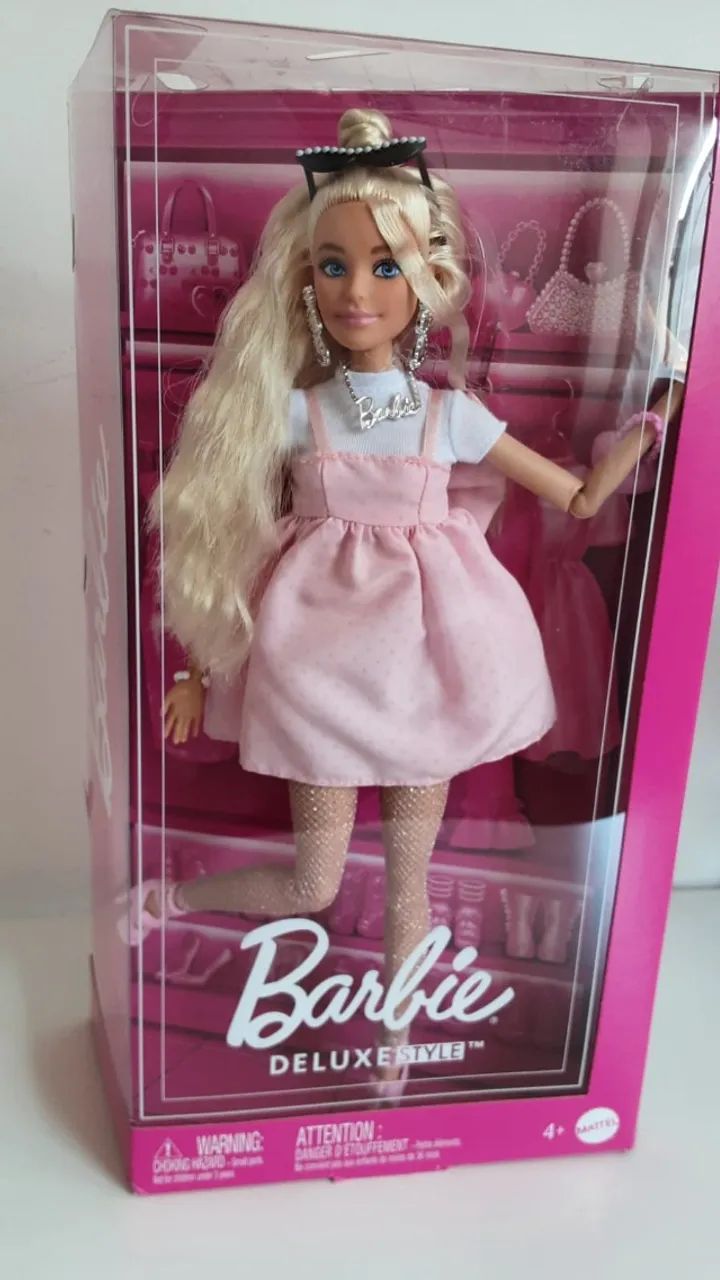 Barbie Deluxe Style Doll 