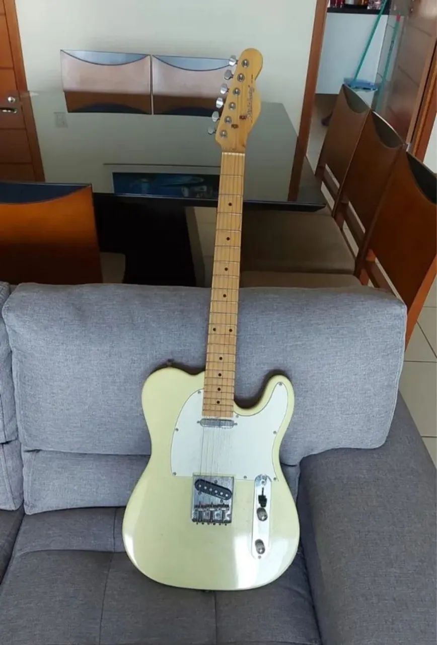 Guitarra telecaster 