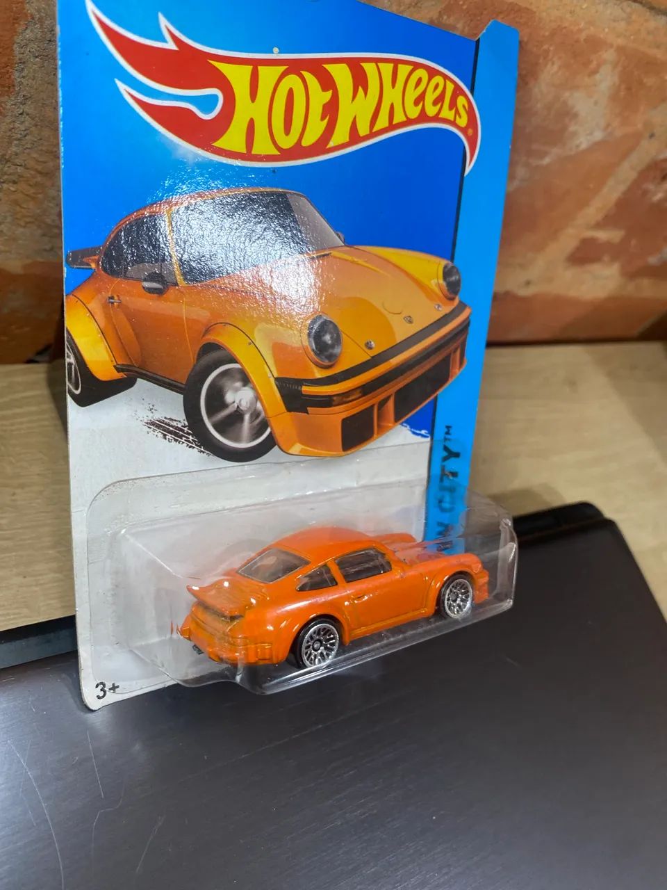 Hotwheels Porsche 934 Turbo RSR - Laranja - Foto 3