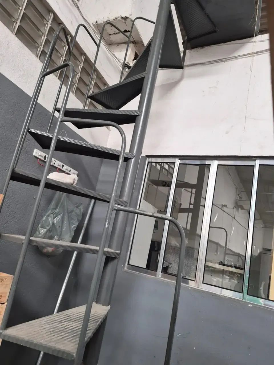 GALPÃO COMERCIAL PARA LOCAÇÃO NO CAMBUCI | 350m² | ESPAÇO AMPLO E VERSÁTIL - Foto 5