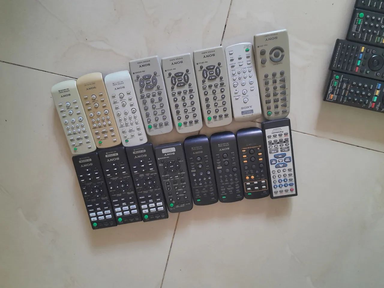 Controle variados de som receiver e tocar cd dvd