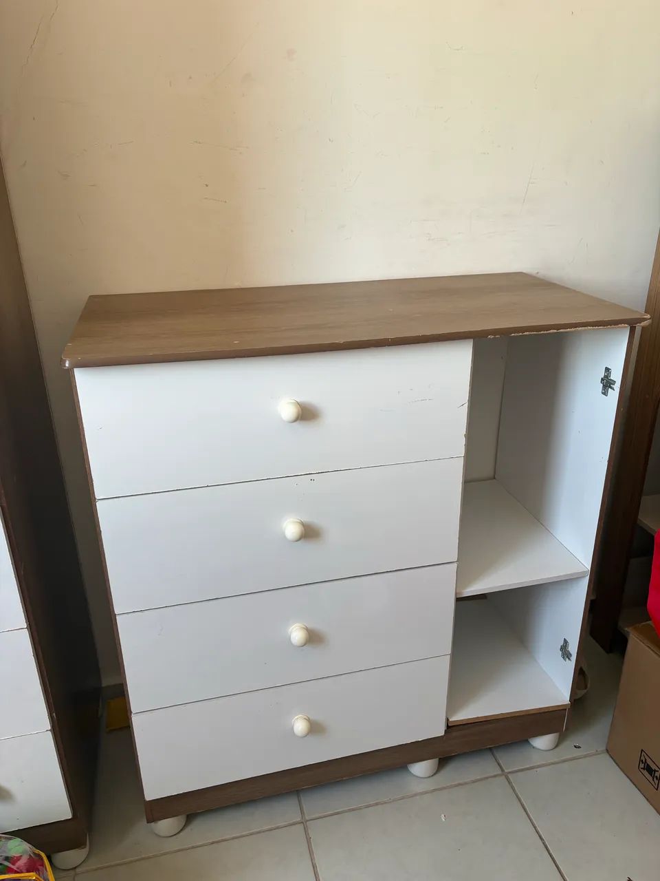 VENDO CÔMODA E GUARDA-ROUPA 
