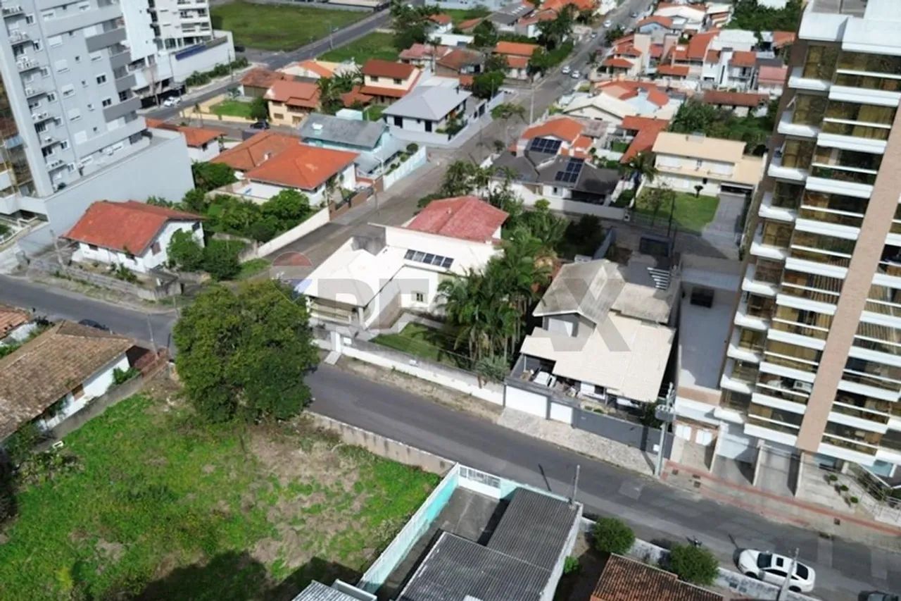 Imóvel no Centro de Tubarão  692 m² Próximo à Catedral - Foto 5