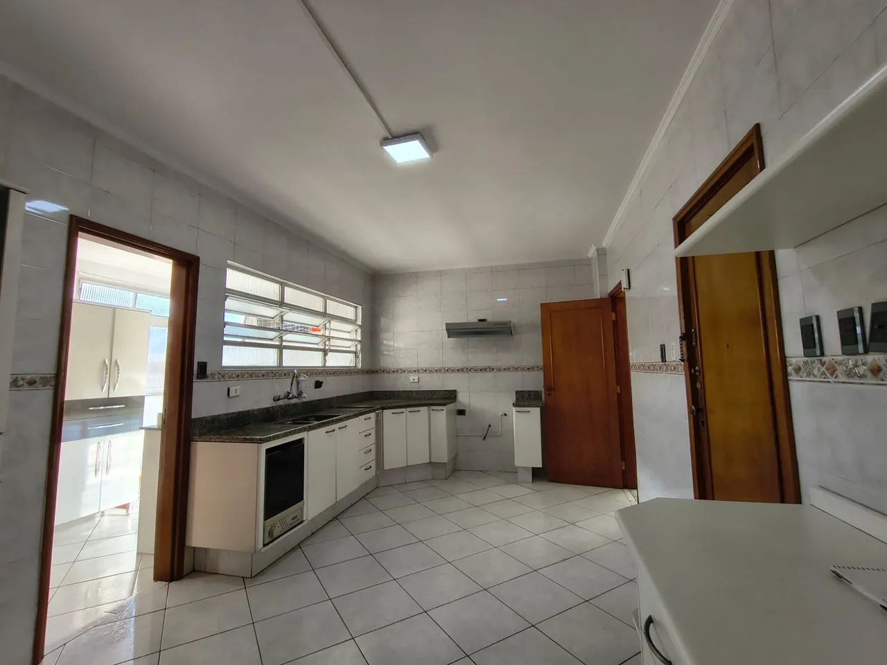 Amplo apartamento de 3 dormitórios com suíte! - Foto 5