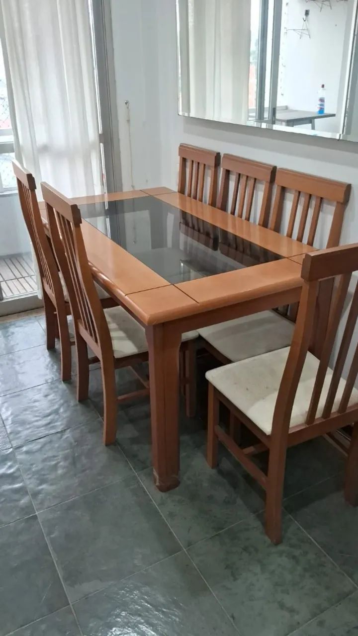 Mesa de Jantar com 6 cadeiras