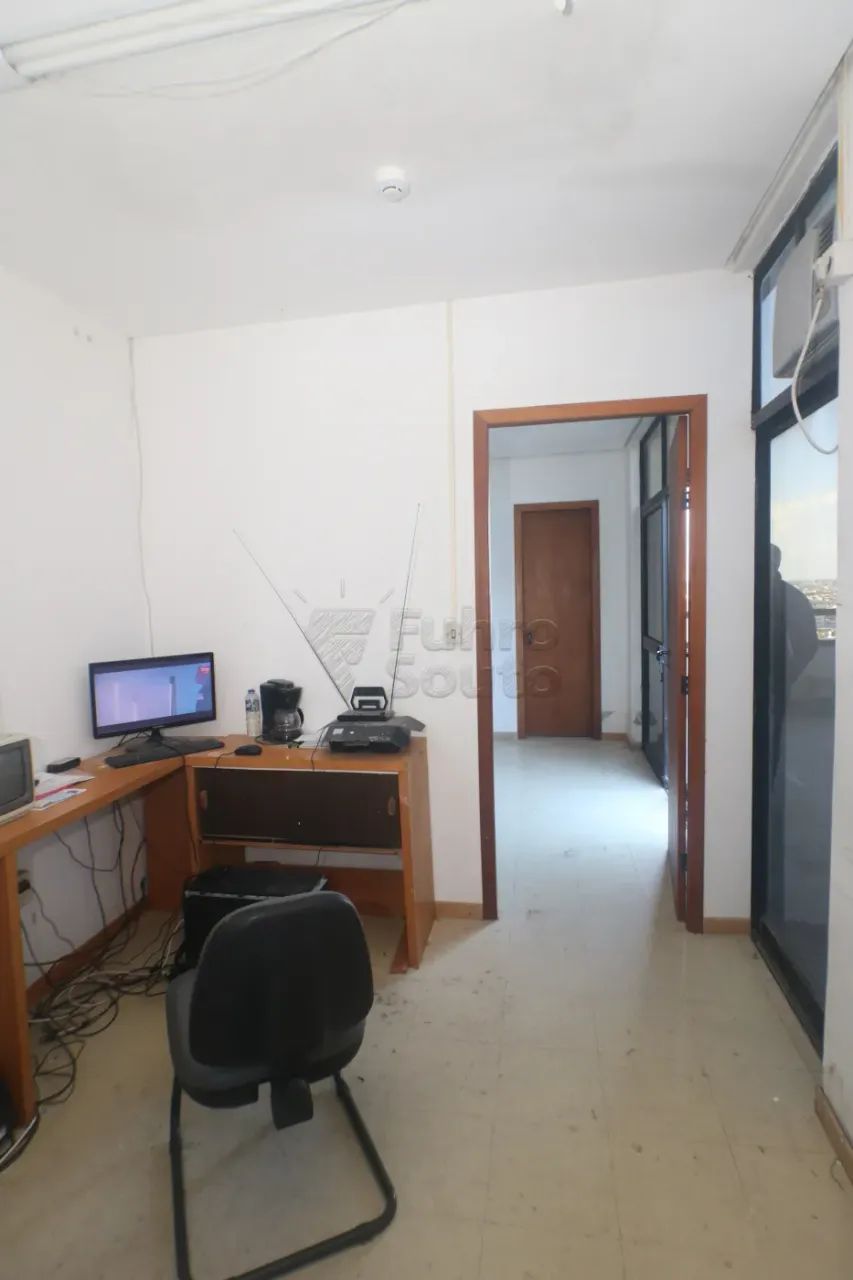 Sala Comercial no Centro Empresarial Albert Einstein - Localização Estratégica no Centro