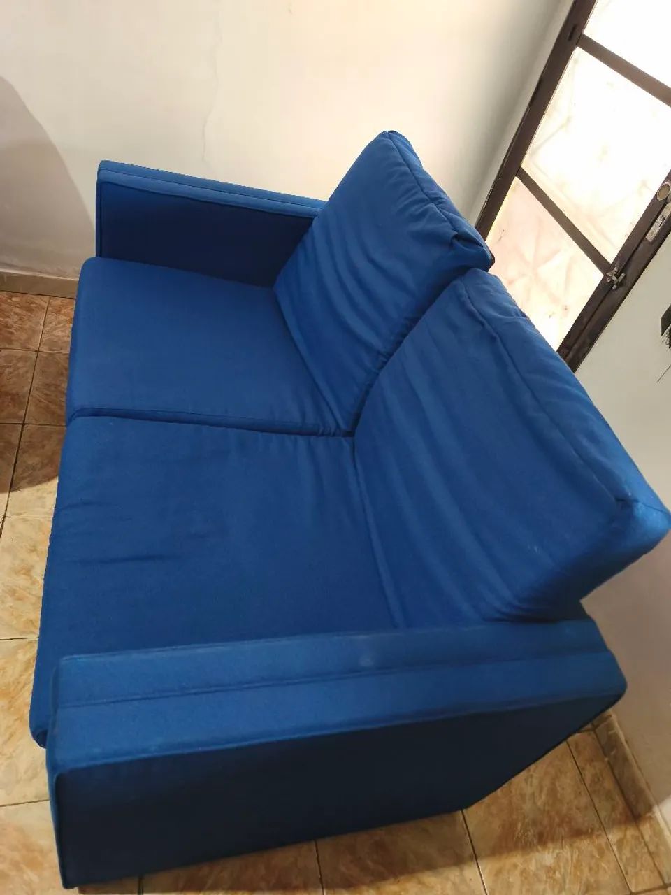 VENDO SOFÁ 2 LUGARES AZUL - Foto 2