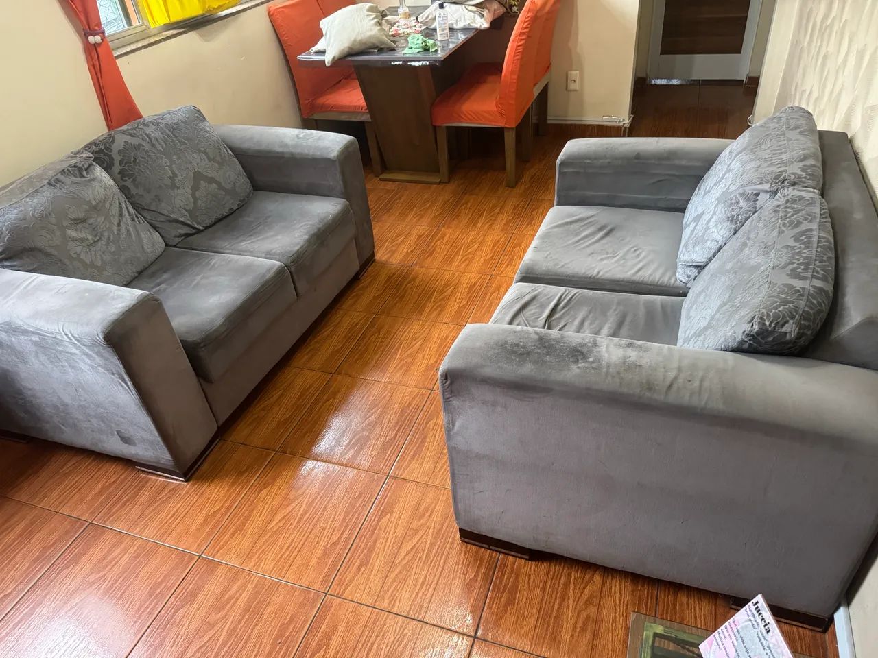 Vendo uma cama King e um jogo de sofá de dois lugares cada - Foto 2