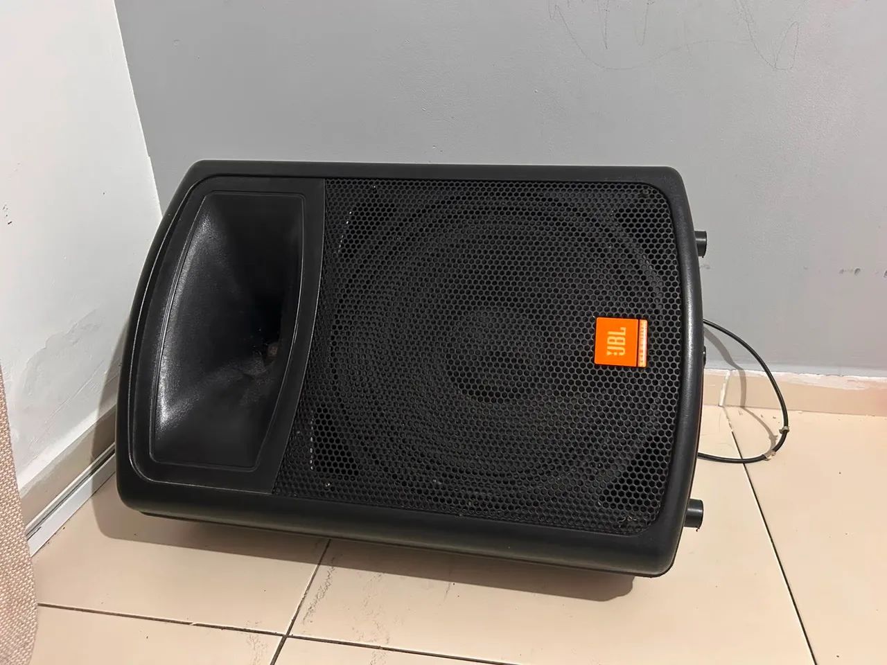Jbl JS 151a caixa de som ativa  - Foto 5