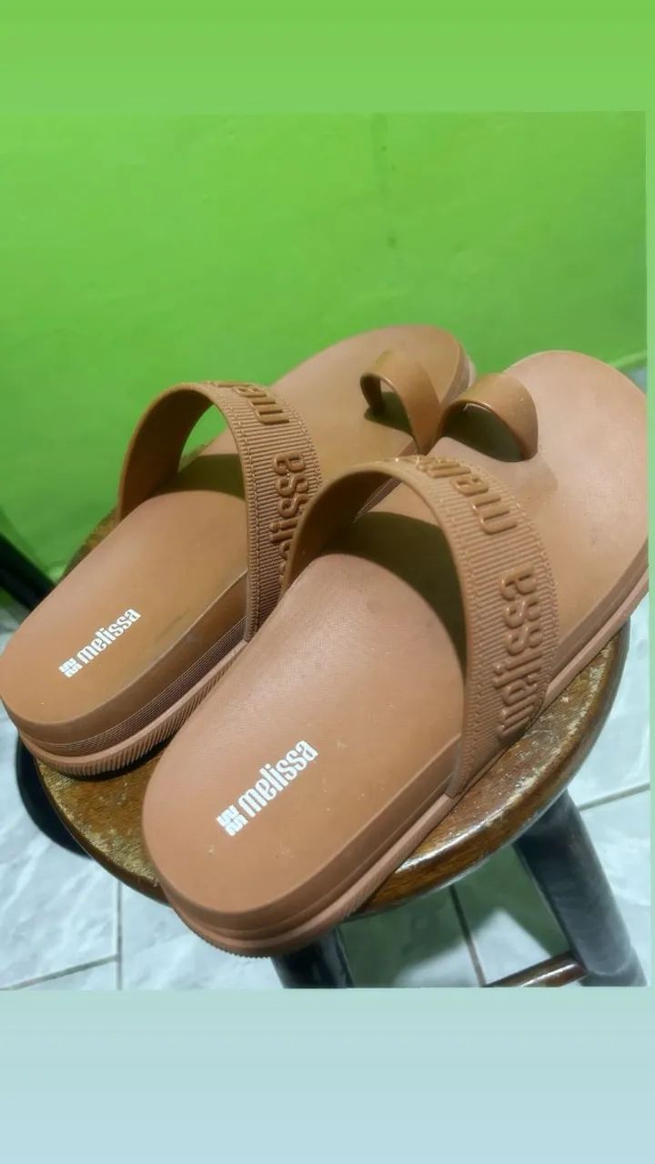 Vendo Melissa marrom - Foto 2