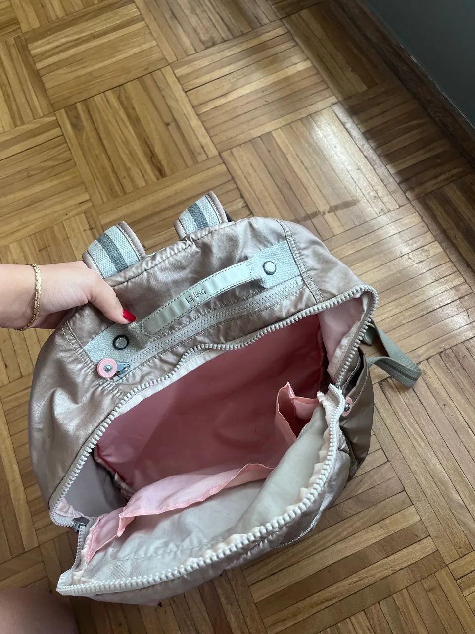 Mochila da kipling de costas em ótimo estado  - Foto 4