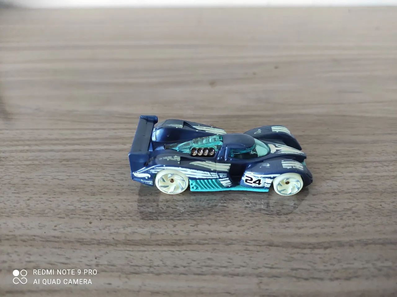 Hot Wheels 24 Ours 2017 HW Glow Wheels - Foto 2