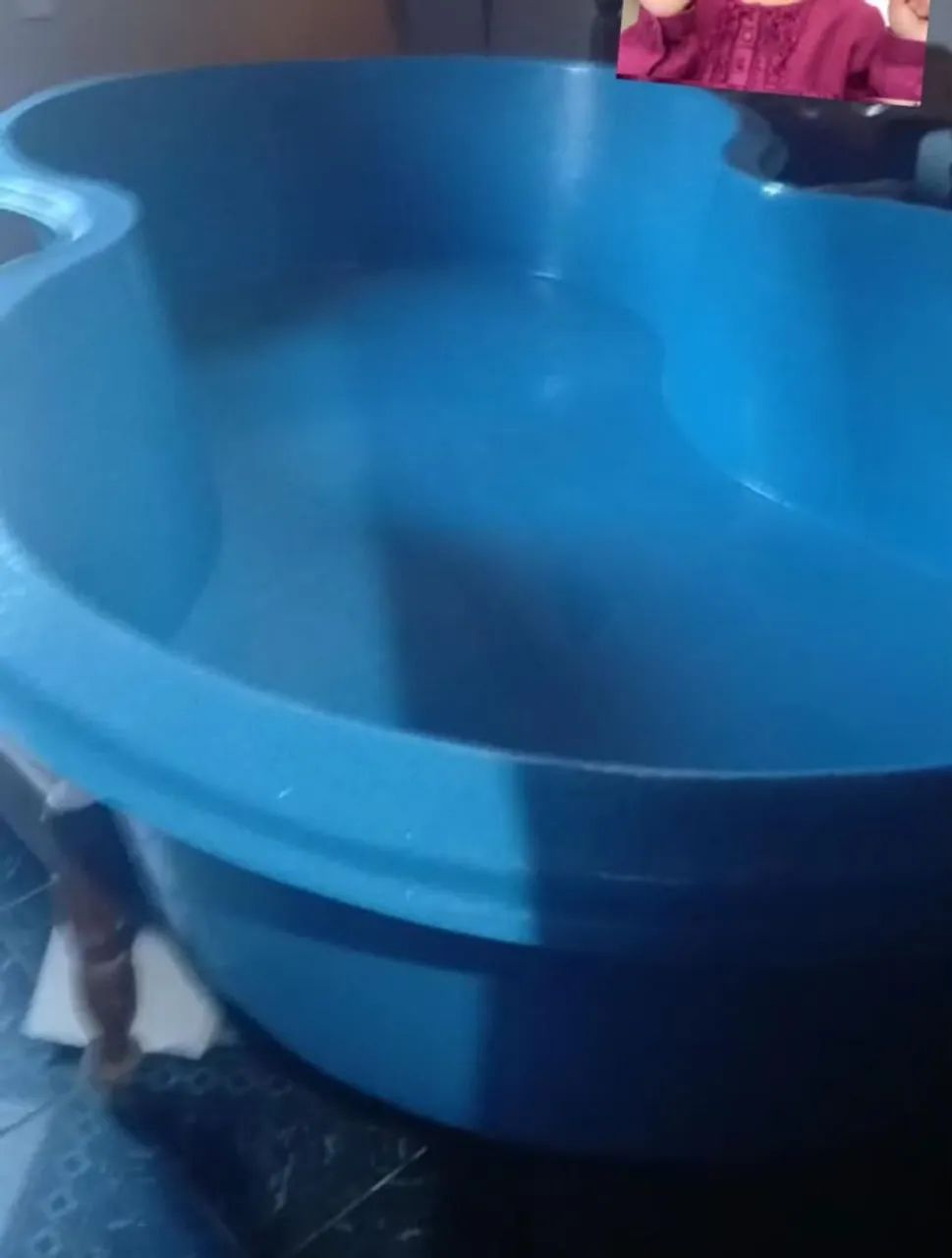 Vendo uma piscina 