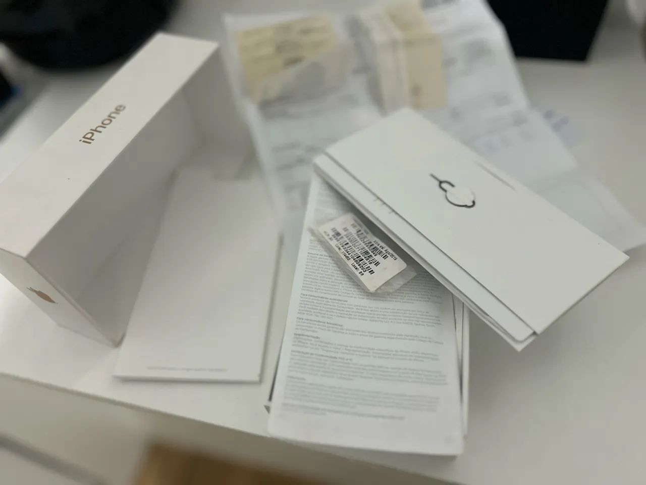Caixa  Apple iPhone 7 Plus na cor dourada  - Foto 4