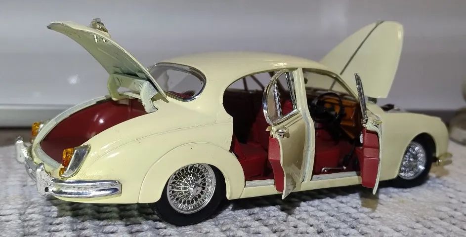 Maisto JAGUAR MarkⅡ (1959) 1/18 Miniatura Jaguar MK II 1959 Maisto 1:18 - Colecionável