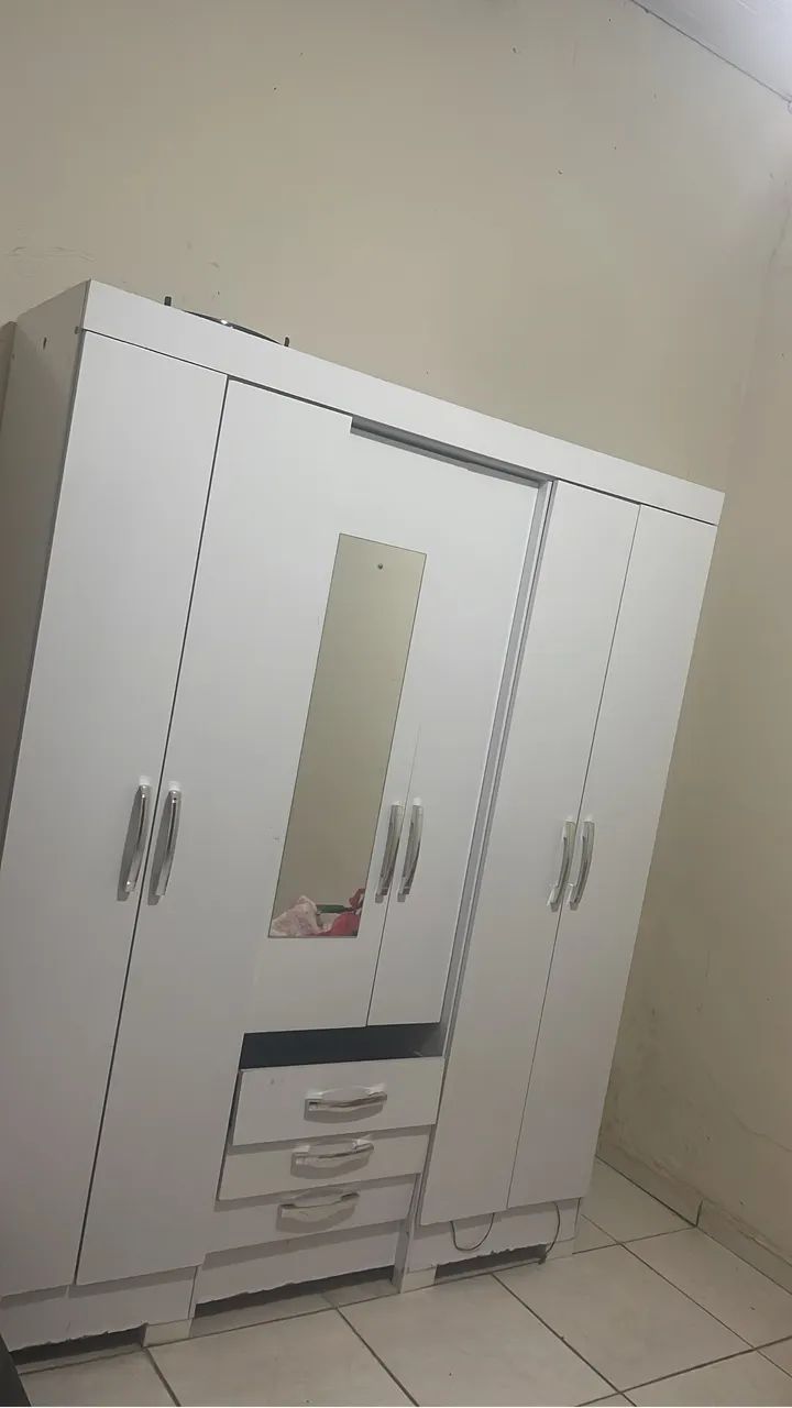 Vendo guarda roupa de neném 