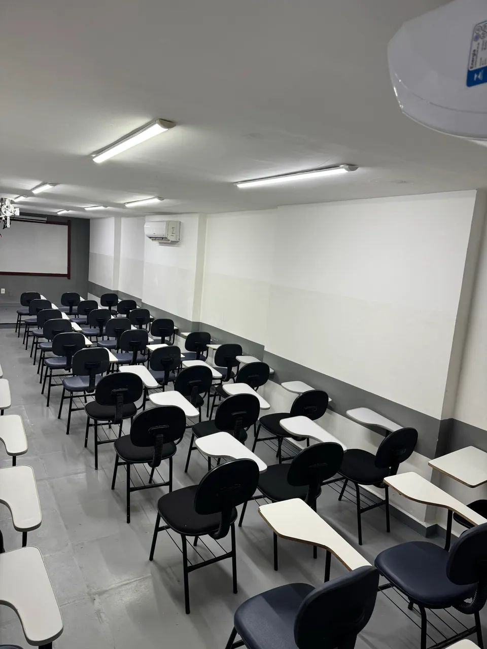 Vendo cadeira escolar 