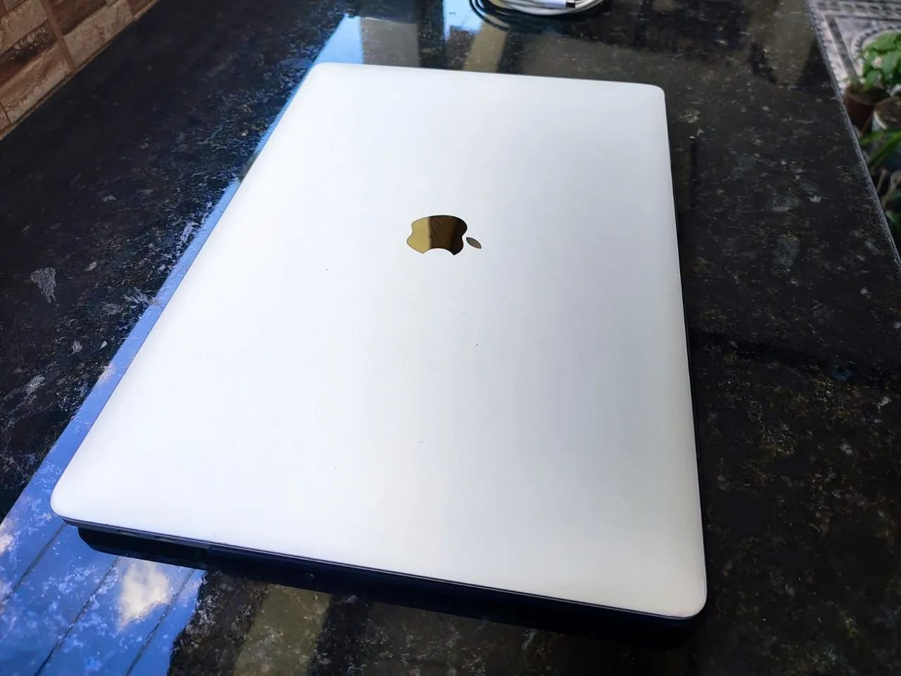 MacBook Pro 15'' Touchbar i7 - 16gb RAM - SSD 256GB - Foto 3