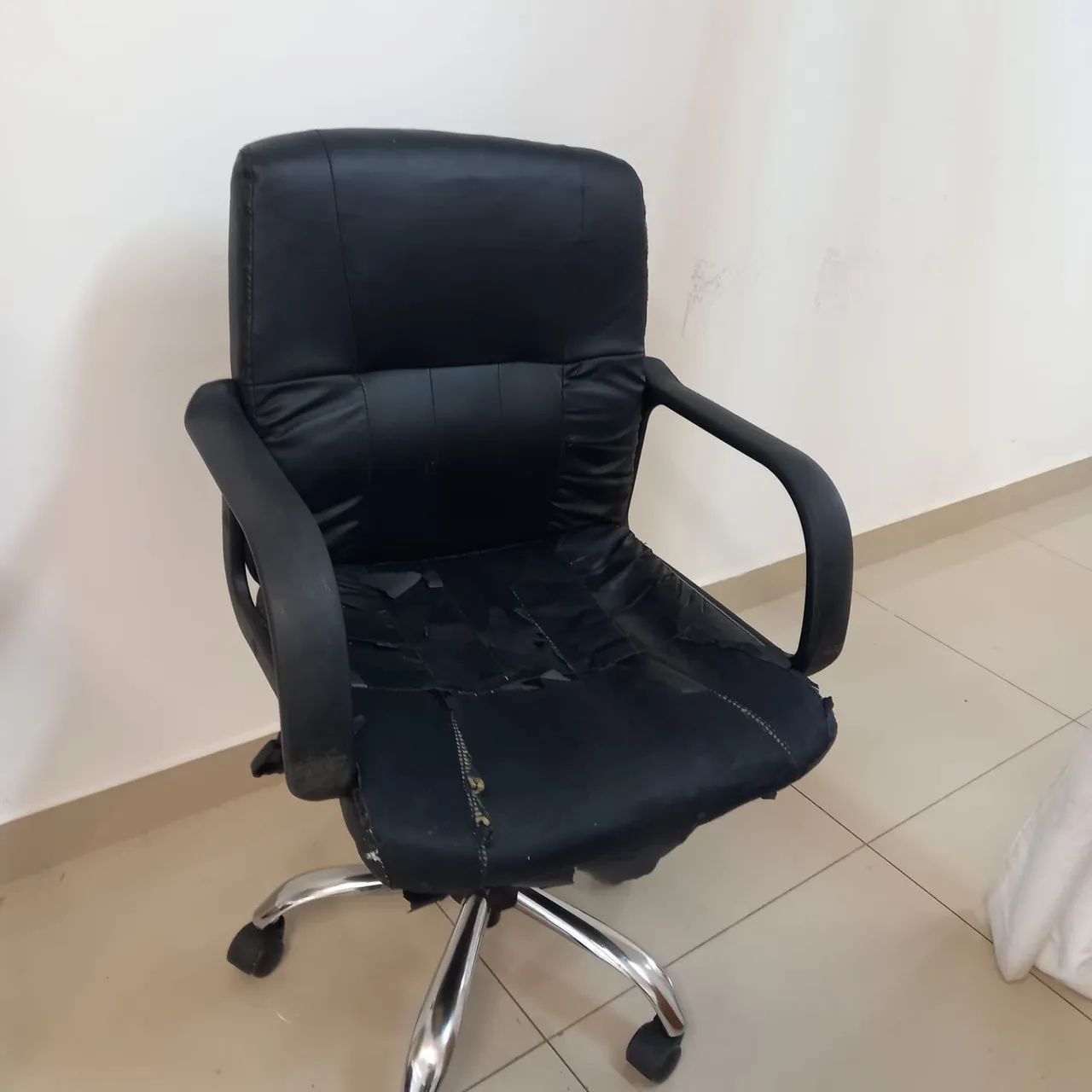 Cadeira de Escritório  - Foto 2