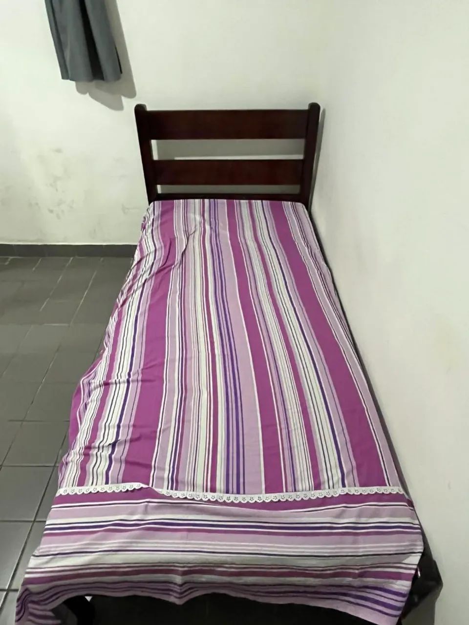 Cama solteirão de madeira com colchão - Foto 2