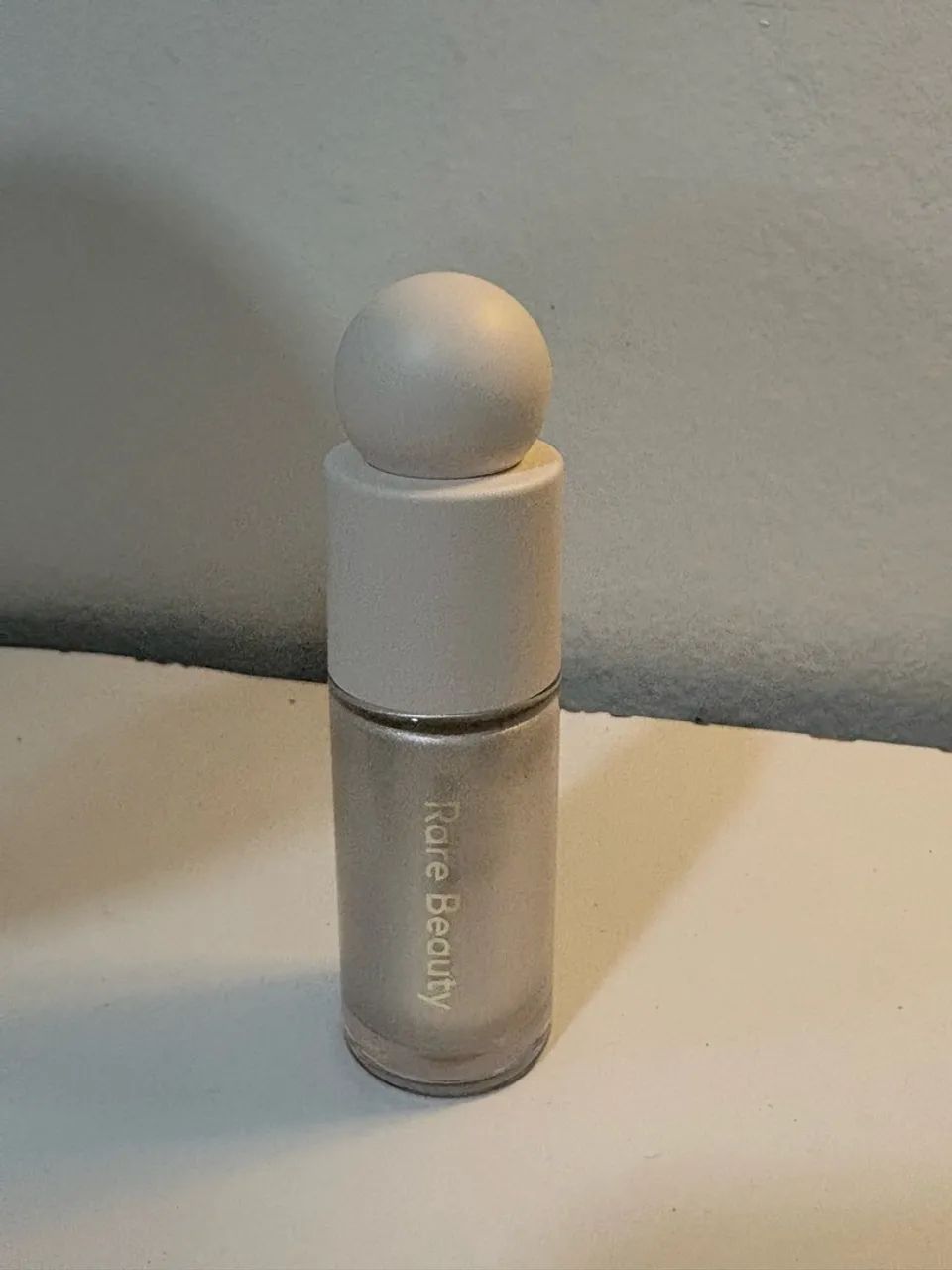 Iluminador Rare Beuaty  - Foto 2